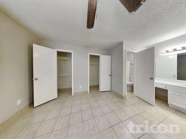 Building Photo - 2014 Briar Ridge Dr