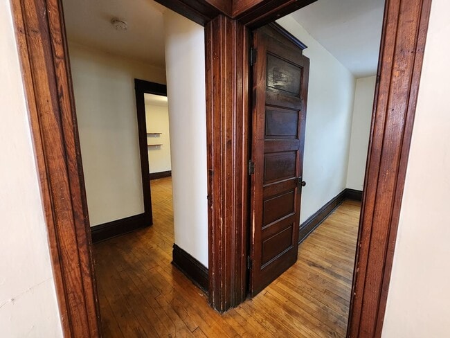 Building Photo - Williamson Tri-plex