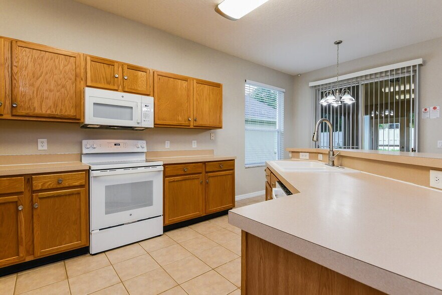 Building Photo - 115 Cork Way