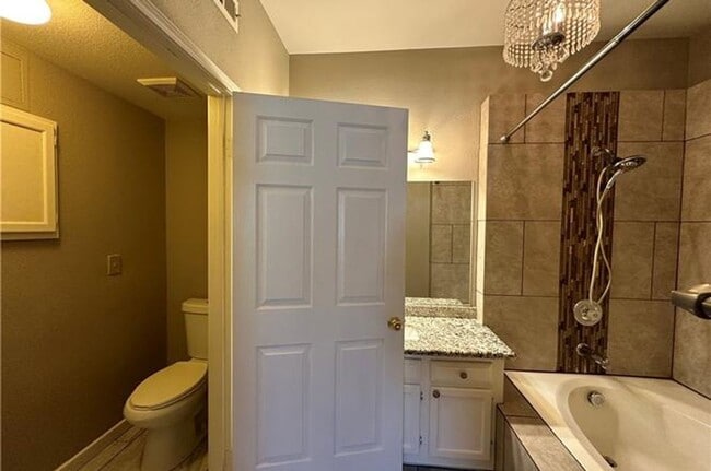 Building Photo - 6480 Annie Oakley Dr