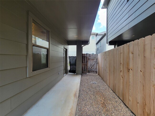 Building Photo - 1124 Patterson St