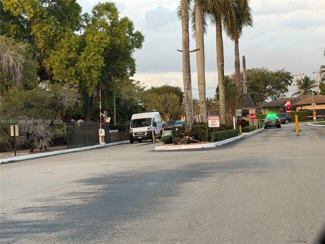 Building Photo - 8500 SW 133rd Avenue Rd