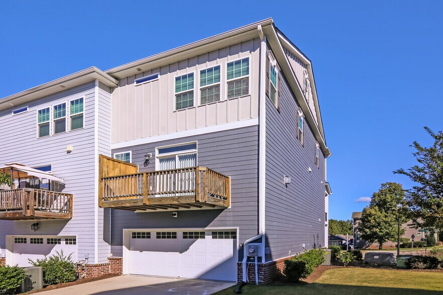 Building Photo - 1868 Austin Ridge Pky