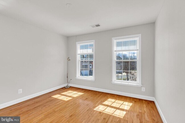 Building Photo - 9249 Laurel Ridge Crossing Rd