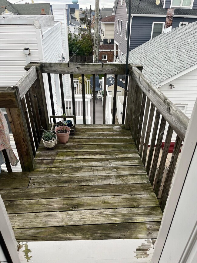 Building Photo - 7223 Ventnor Ave