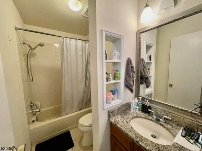 Building Photo - 30 Sage Ct