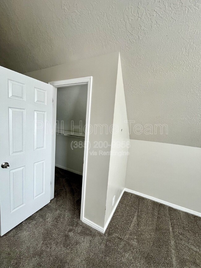 Building Photo - 1820 N 285 W