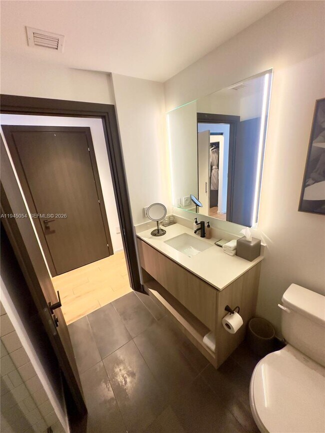 Building Photo - 398 NE 5th St