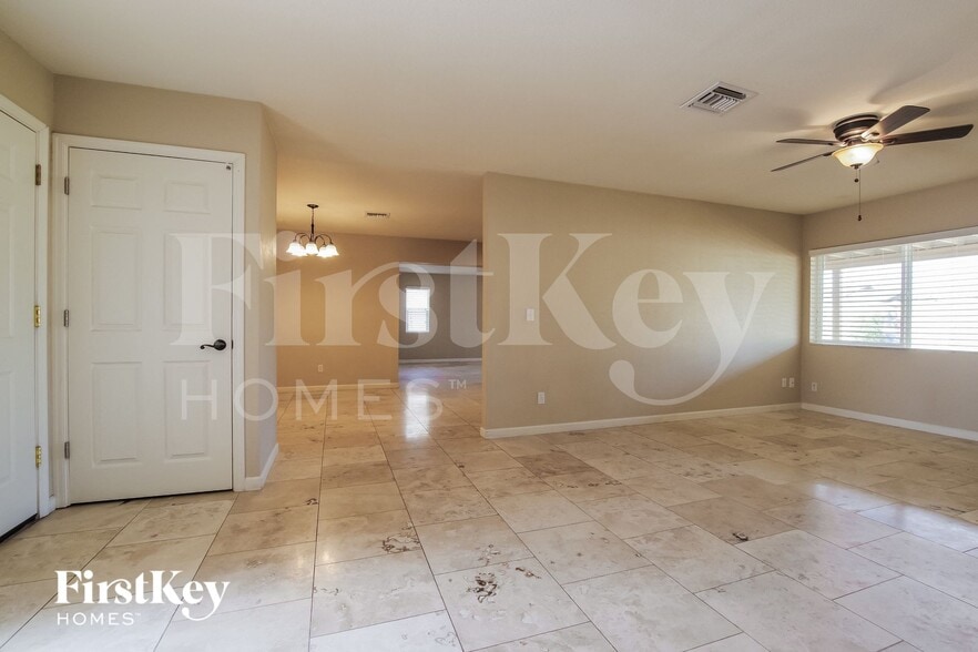 Building Photo - 4134 E Campo Bello Dr