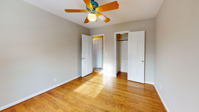 Building Photo - Bethesda/Friendship Heights Four Bedroom I...