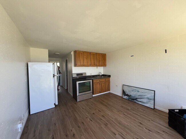 Building Photo - Makaha Surfside