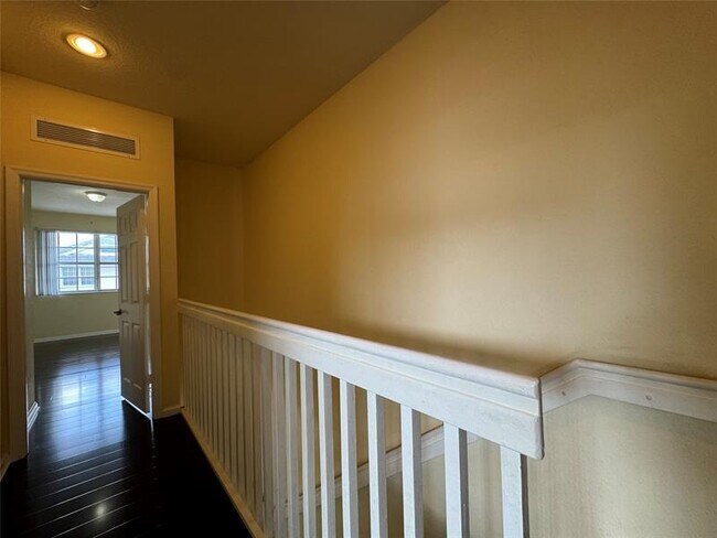 Building Photo - 3069 NW 30th Pl