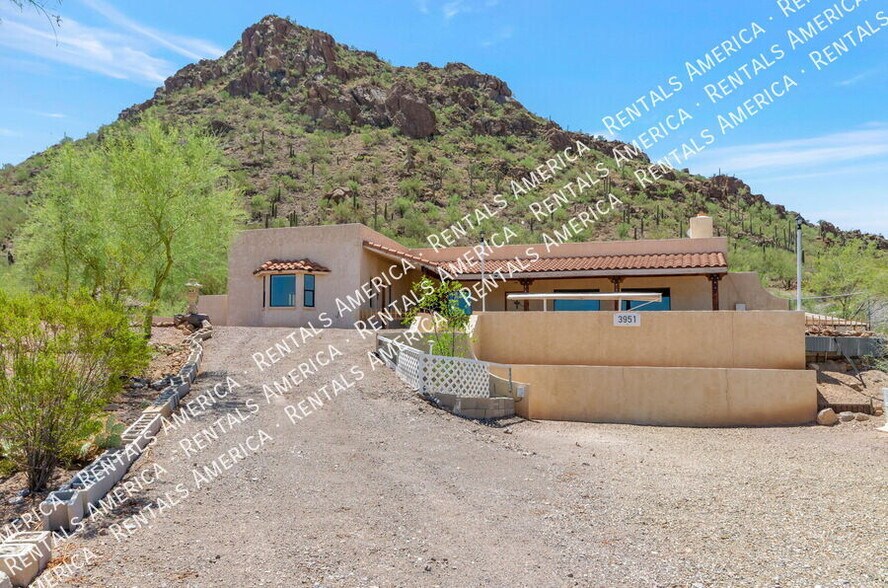 Primary Photo - 3951 W Irvington Rd