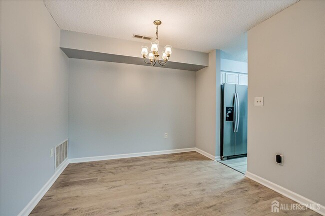 Building Photo - 5319 Ravens Crest Dr