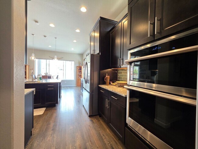 Building Photo - 5 Bed 4 Bath Home In Flying Horse North!!
