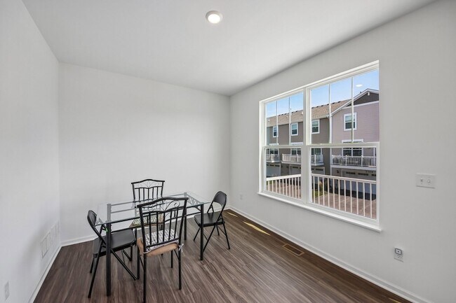 Building Photo - 1109 Atterberg Rd