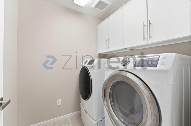 Building Photo - 250 W Queen Creek Rd