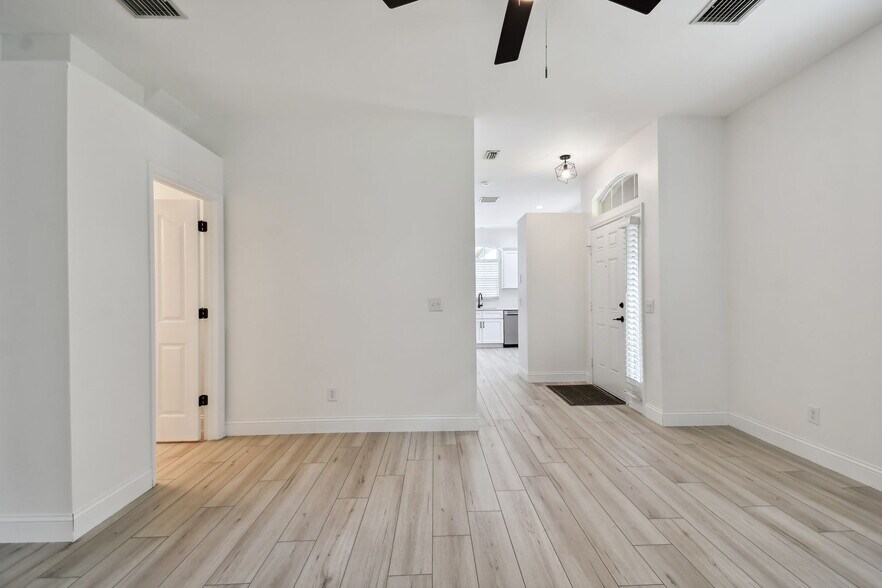 Building Photo - 4347 Deermont Cir