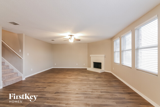 Building Photo - 634 Silvertop Rd