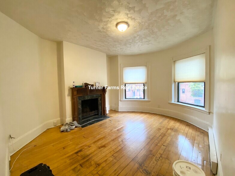 Building Photo - 614 Columbus Ave