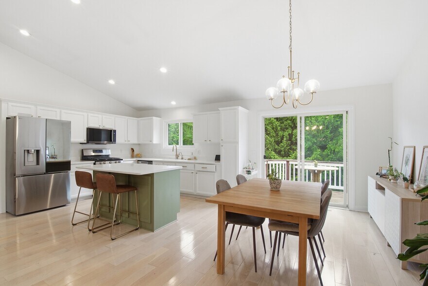 Building Photo - 4905 Carrington Dr