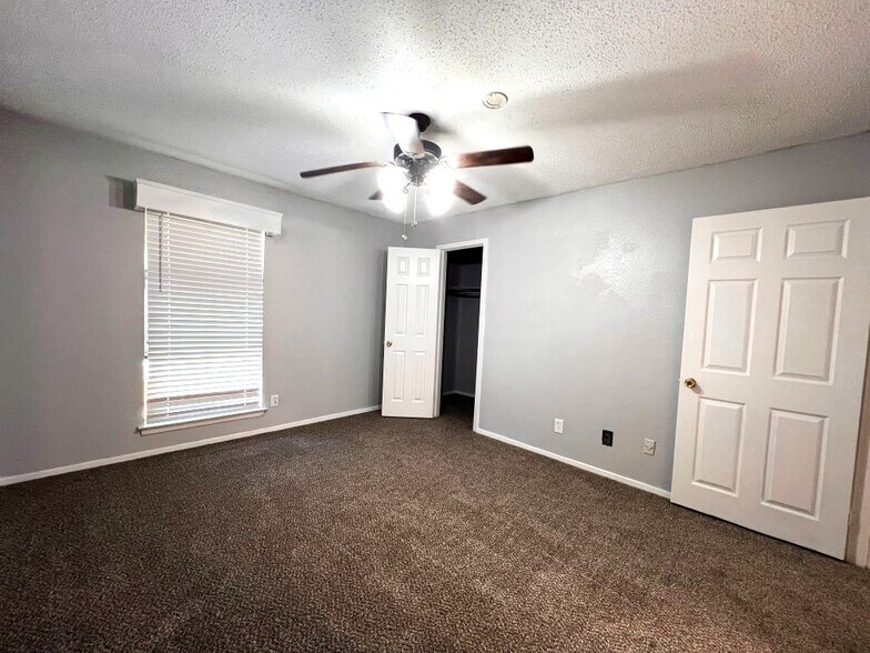 Building Photo - 324 Arborview Dr