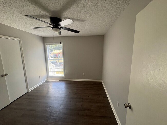 Building Photo - 5087 Blacksmith Dr