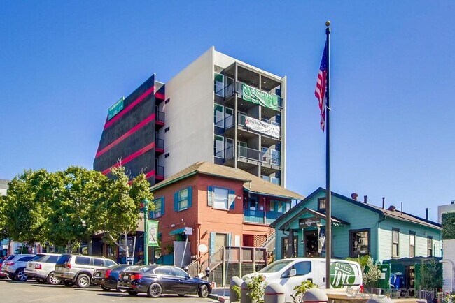 Building Photo - 1836 Columbia St