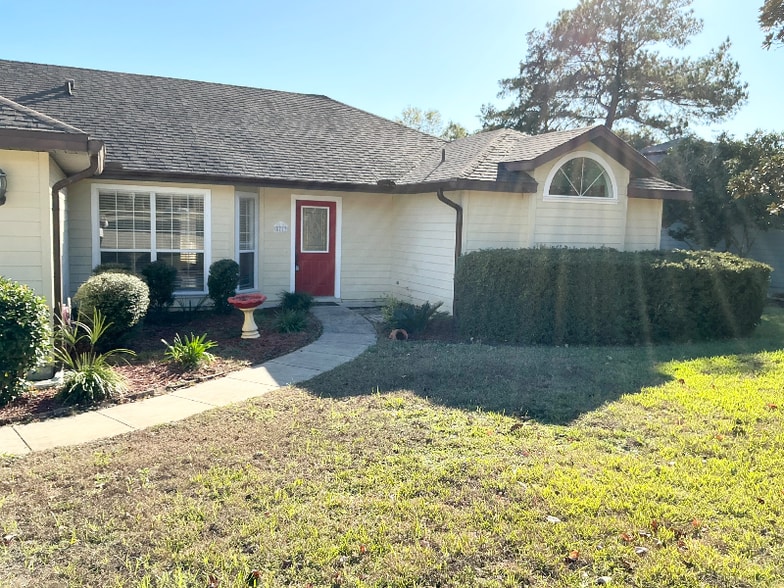 Building Photo - 8707 NW 10th Pl