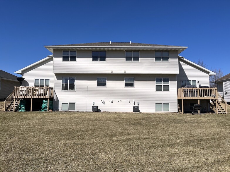 Building Photo - 5335 Brookview Dr