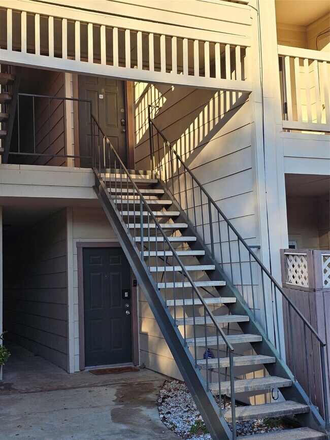 Building Photo - 2626 Holly Hall St