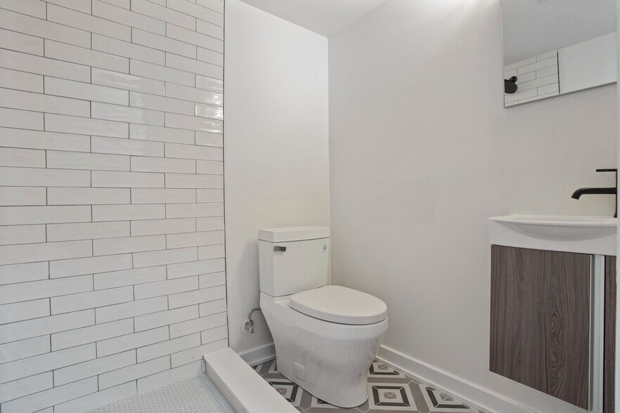 Building Photo - 1820 N 18th St