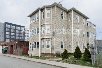 Building Photo - 8 Pond St