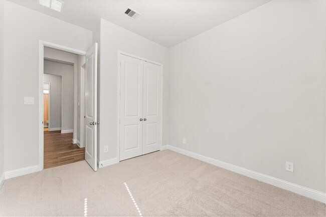 Building Photo - 15949 Hayes Mkt Lp