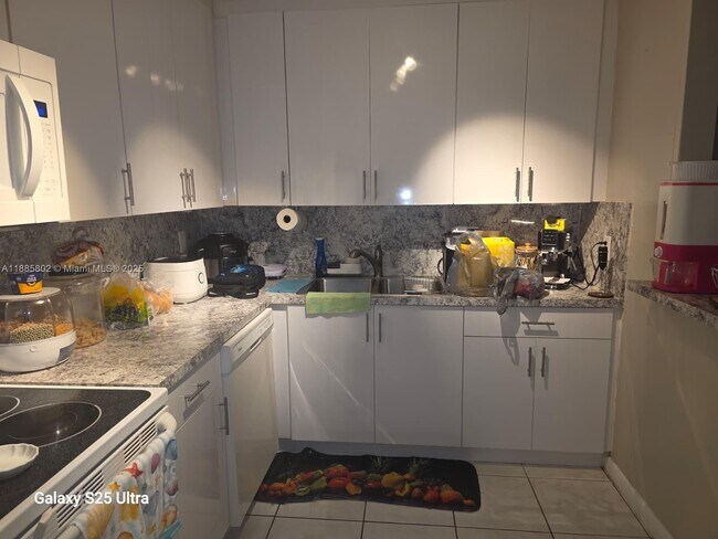 Building Photo - 14850 Naranja Lakes Blvd