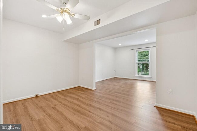 Building Photo - 3881 Persimmon Cir