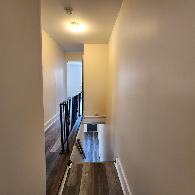 Building Photo - 2450 N Fairhill St