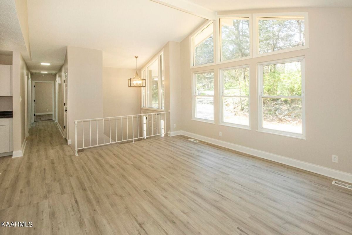 Building Photo - 106 Newport Dr