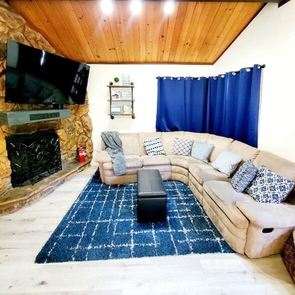 Building Photo - 33362 Carlock Dr