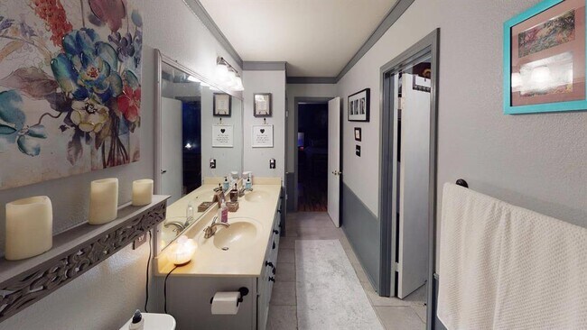 Building Photo - 6616 Piedras Blanco Dr