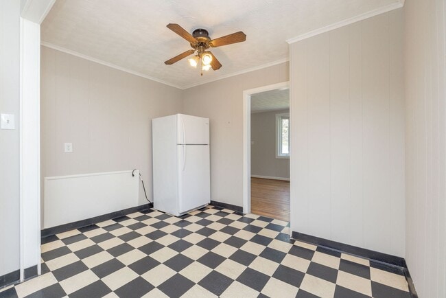 Building Photo - Freshly Renovated 2-Bedroom Home in Quiet ...