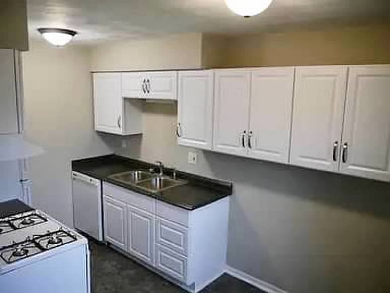 Building Photo - 1732 Burcham Dr