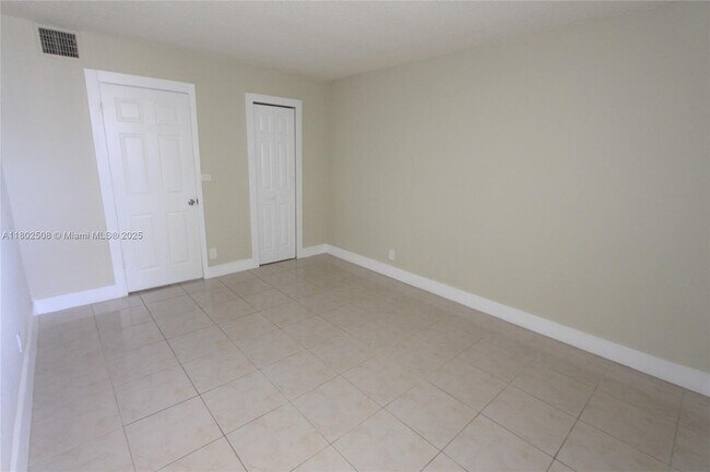 Building Photo - 801 NW 47th Ave