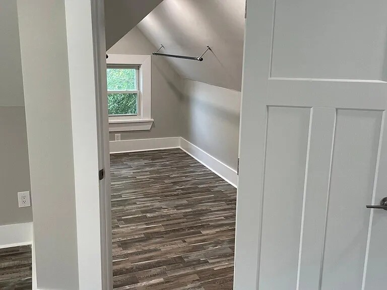 Building Photo - 5651 Bramble Ave