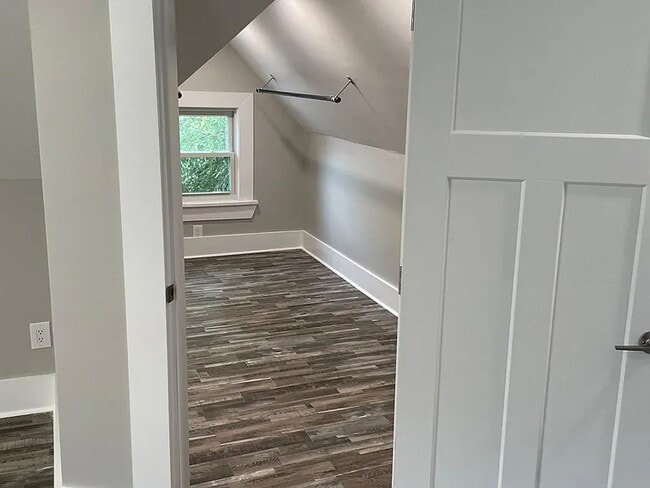 Building Photo - 5651 Bramble Ave