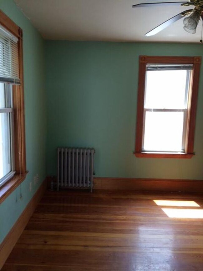 Building Photo - 47 Litchfield St