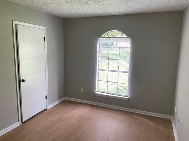 Building Photo - 8228 Englewood Trail