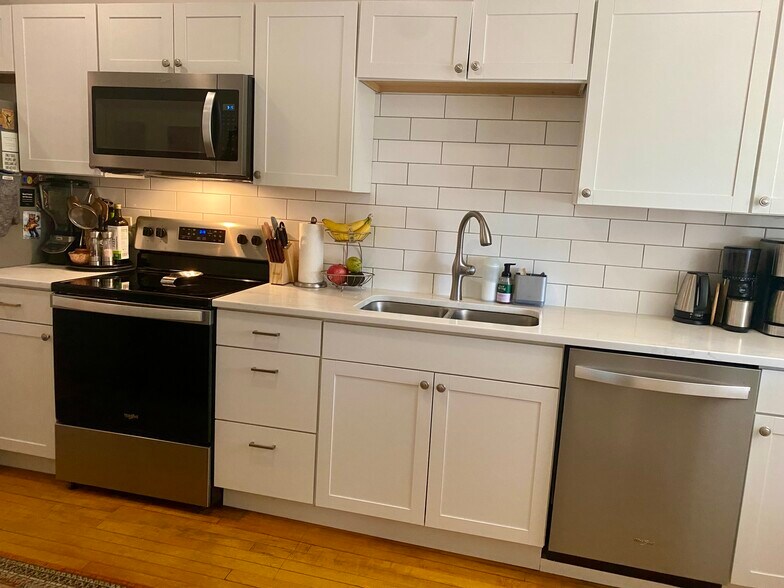 Kitchen - 58 Albany St