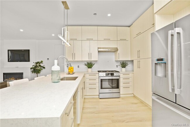 Building Photo - 145 Library Ln