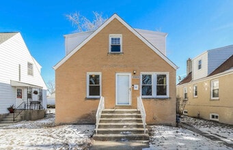 Building Photo - 4209 Prairie Ave